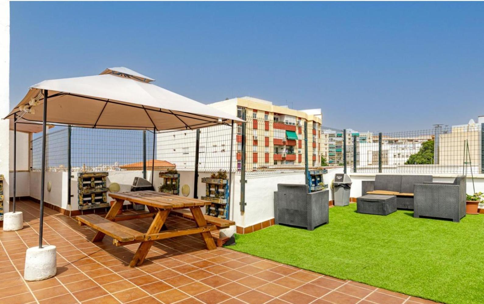 Apartamento Apartamento Centrico La Merced 2 - Free Parking & Free Gym Málaga Exterior foto